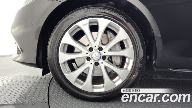 Mercedes-Benz E-Class E220d Exclusive