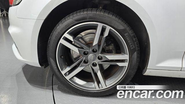 Audi A4 40 TFSI Premium