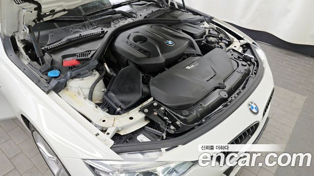 BMW 3-Series 330i M Sport Shadow