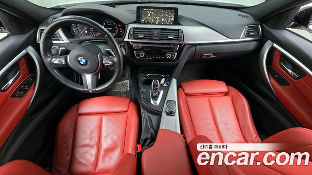BMW 3-Series 330i M Sport Shadow