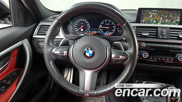BMW 3-Series 330i M Sport Shadow