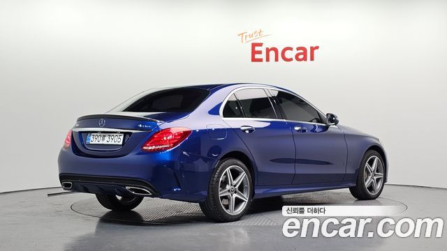 Mercedes-Benz C-Class C200 4MATIC AMG Line