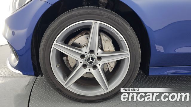 Mercedes-Benz C-Class C200 4MATIC AMG Line