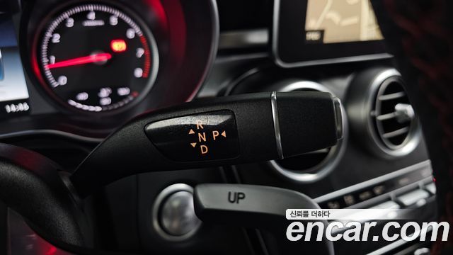 Mercedes-Benz C-Class C200 4MATIC AMG Line
