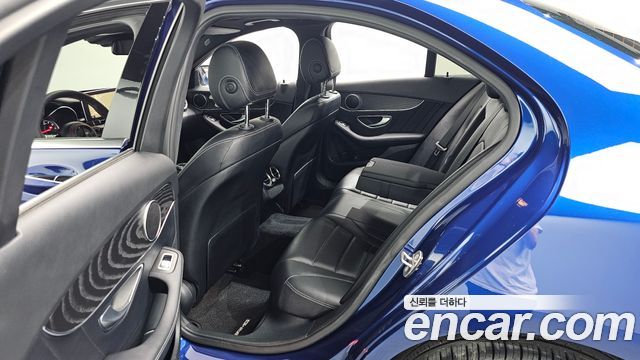 Mercedes-Benz C-Class C200 4MATIC AMG Line