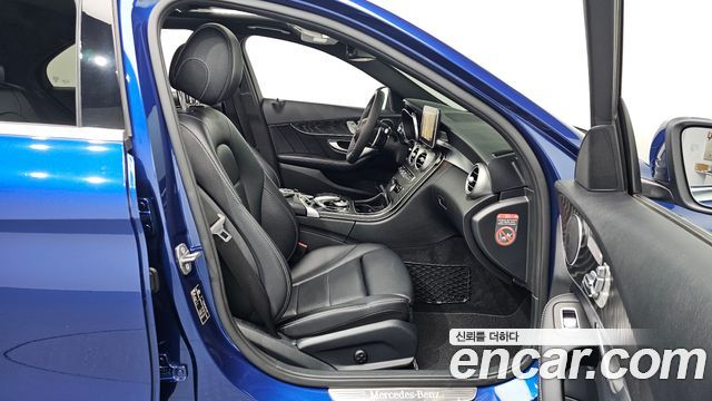 Mercedes-Benz C-Class C200 4MATIC AMG Line