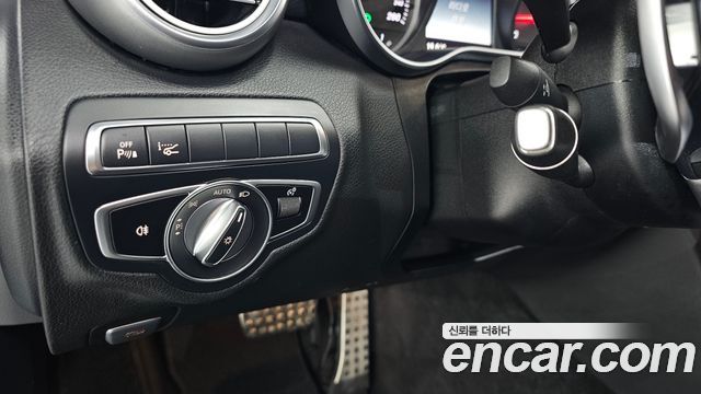 Mercedes-Benz C-Class C200 4MATIC AMG Line
