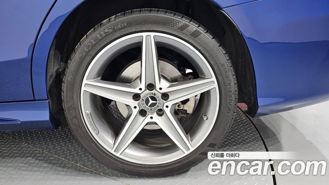 Mercedes-Benz C-Class C200 4MATIC AMG Line