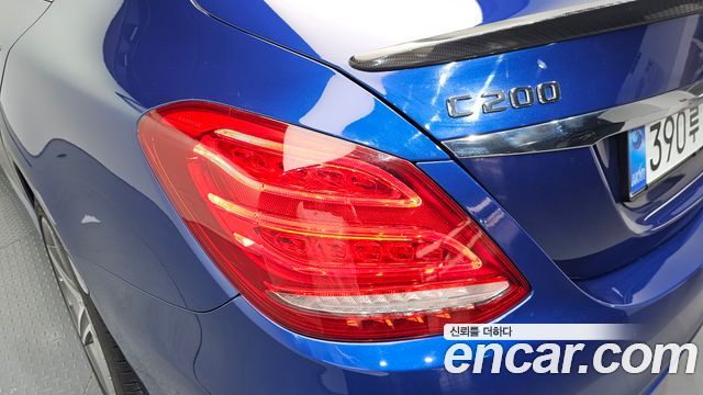 Mercedes-Benz C-Class C200 4MATIC AMG Line
