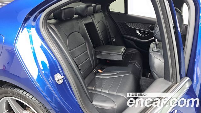 Mercedes-Benz C-Class C200 4MATIC AMG Line