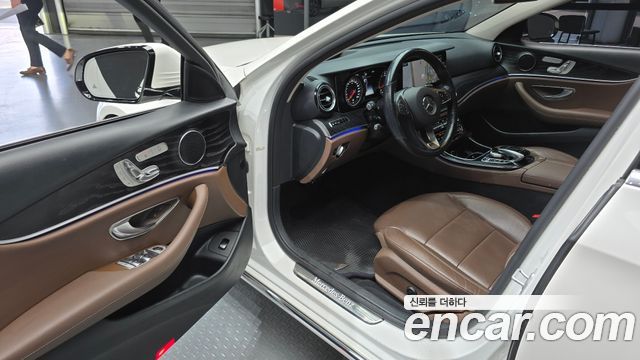 Mercedes-Benz E-Class E300 AV Intelligent Drive