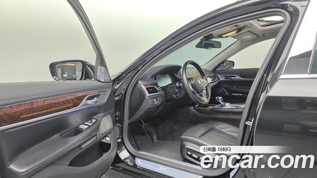 BMW 7-Series 740Li xDrive