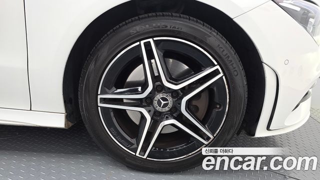 Mercedes-Benz CLA-Class CLA250 4MATIC