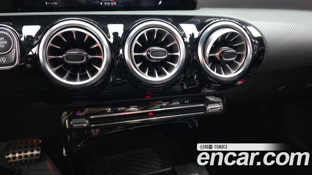 Mercedes-Benz CLA-Class CLA250 4MATIC