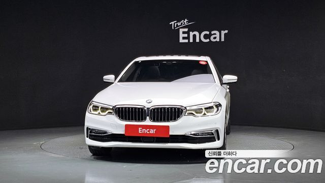 BMW 5-Series 530i xDrive Luxury Plus