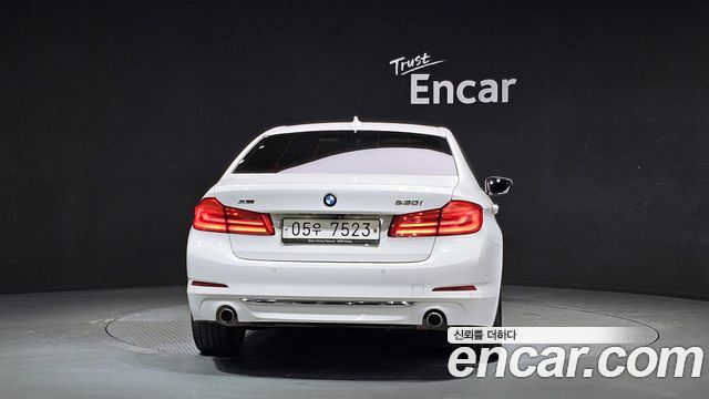 BMW 5-Series 530i xDrive Luxury Plus