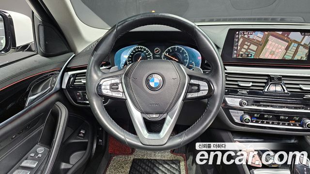 BMW 5-Series 530i xDrive Luxury Plus