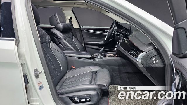 BMW 5-Series 530i xDrive Luxury Plus
