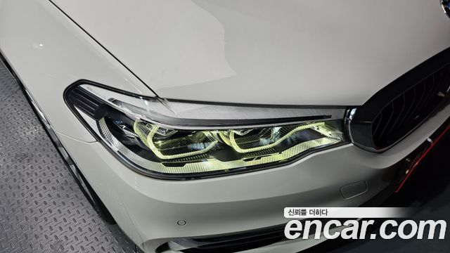 BMW 5-Series 530i xDrive Luxury Plus