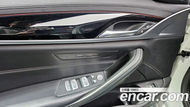 BMW 5-Series 530i xDrive Luxury Plus