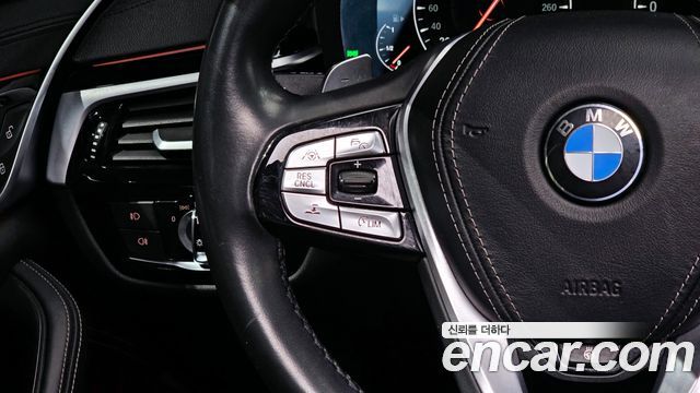 BMW 5-Series 530i xDrive Luxury Plus