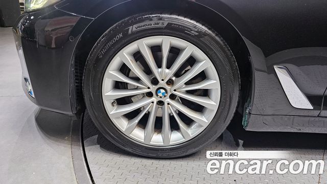 BMW 5-Series 523d Luxury