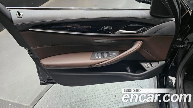 BMW 5-Series 523d Luxury