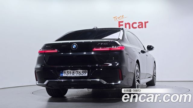 BMW 7-Series 740i xDrive M Sport