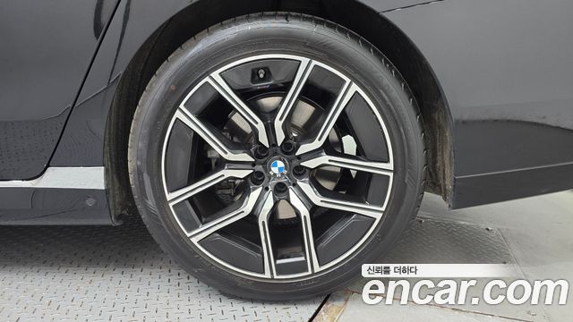 BMW 7-Series 740i xDrive M Sport