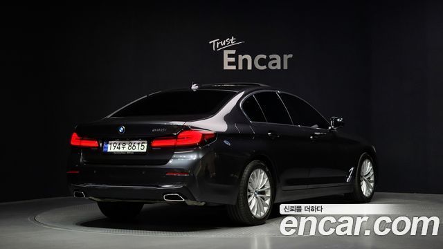 BMW 5-Series 520i Luxury