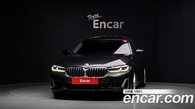 BMW 5-Series 520i Luxury