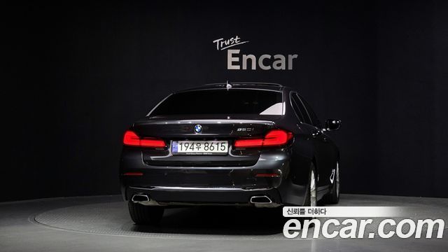 BMW 5-Series 520i Luxury