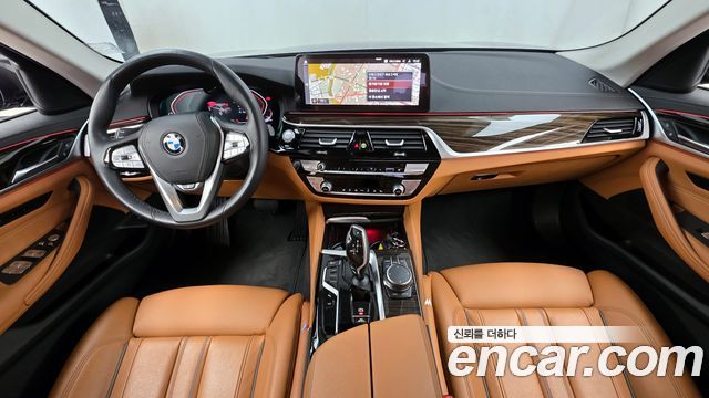 BMW 5-Series 520i Luxury