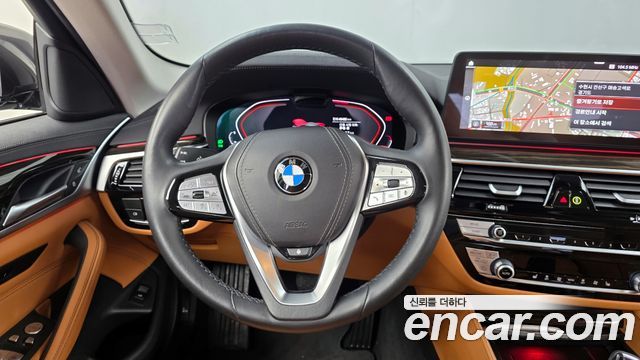 BMW 5-Series 520i Luxury