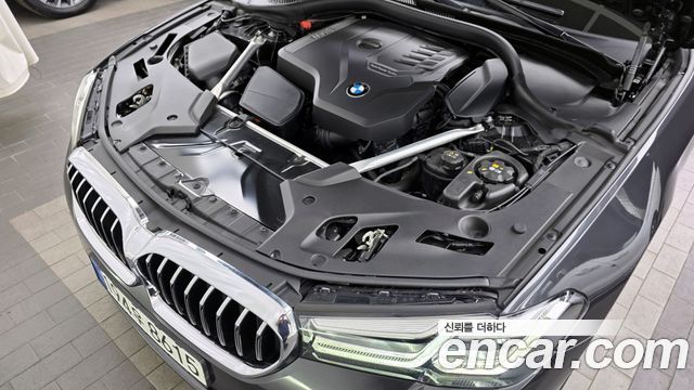 BMW 5-Series 520i Luxury