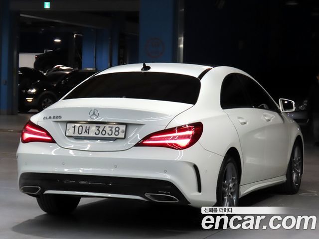 Mercedes-Benz CLA-Class CLA220 AMG Line