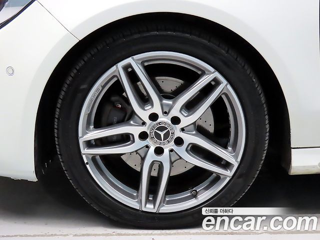 Mercedes-Benz CLA-Class CLA220 AMG Line