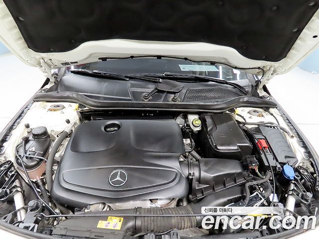 Mercedes-Benz CLA-Class CLA220 AMG Line