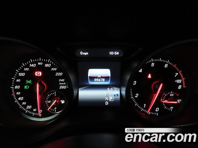 Mercedes-Benz CLA-Class CLA220 AMG Line
