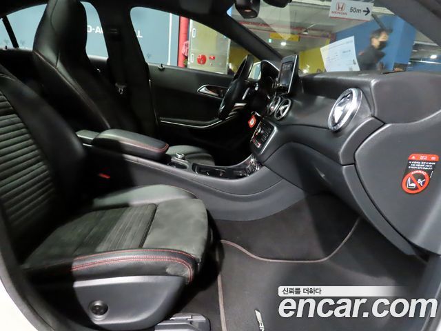 Mercedes-Benz CLA-Class CLA220 AMG Line