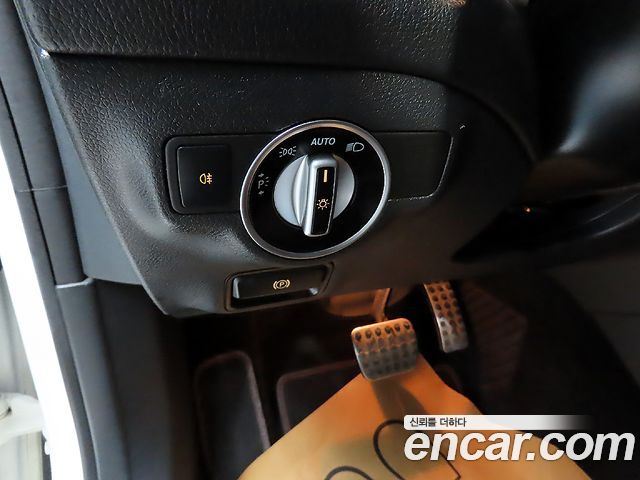 Mercedes-Benz CLA-Class CLA220 AMG Line