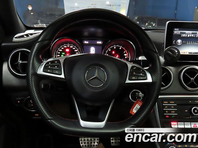 Mercedes-Benz CLA-Class CLA220 AMG Line