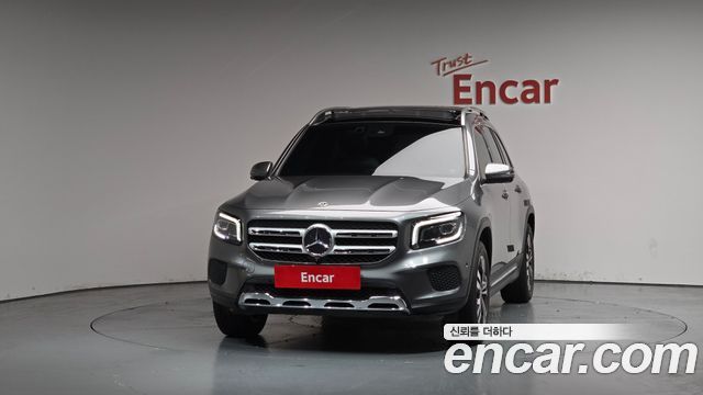 Mercedes-Benz GLB-Class GLB220
