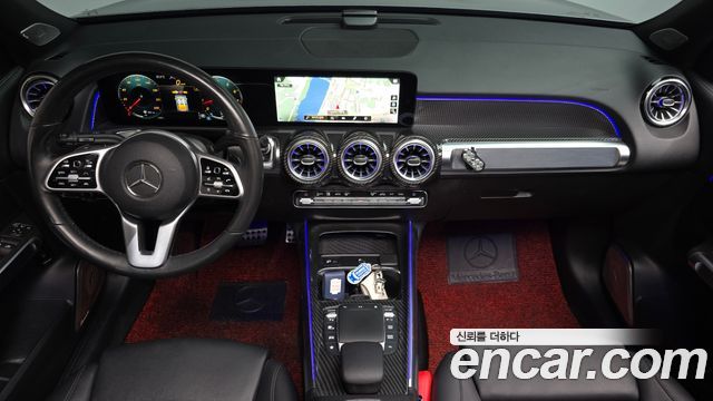 Mercedes-Benz GLB-Class GLB220