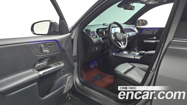 Mercedes-Benz GLB-Class GLB220