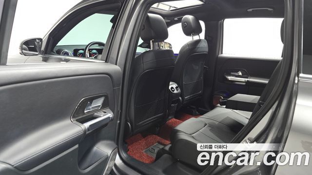 Mercedes-Benz GLB-Class GLB220