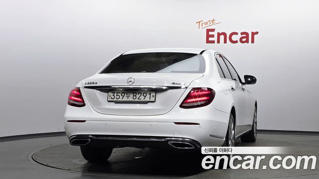 Mercedes-Benz E-Class E220d 4MATIC Exclusive