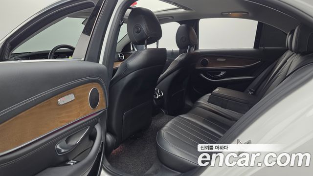 Mercedes-Benz E-Class E220d 4MATIC Exclusive