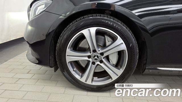 Mercedes-Benz E-Class E300 Avantgarde