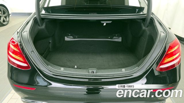 Mercedes-Benz E-Class E300 Avantgarde